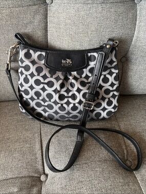 Coach Madison Signature Swingpack Crossbody Bag Black Leather Trim Silver